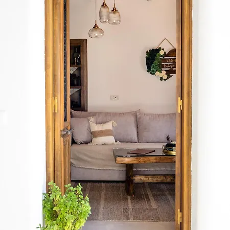 White Memories Boutique - Romantic In Afantou