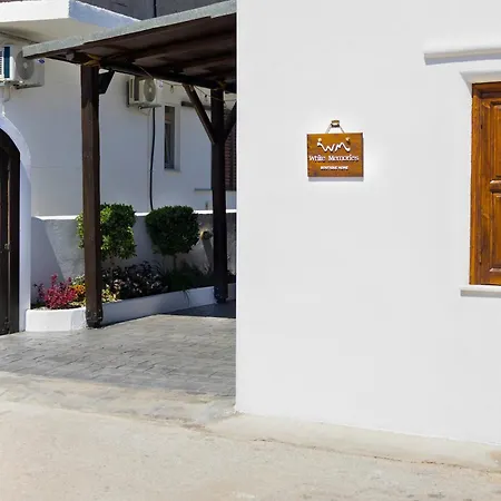 White Memories Boutique - Romantic In Rhodes Apartment